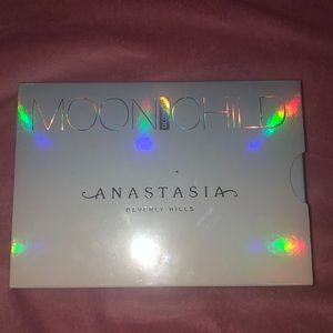 Authentic Anastasia pallet